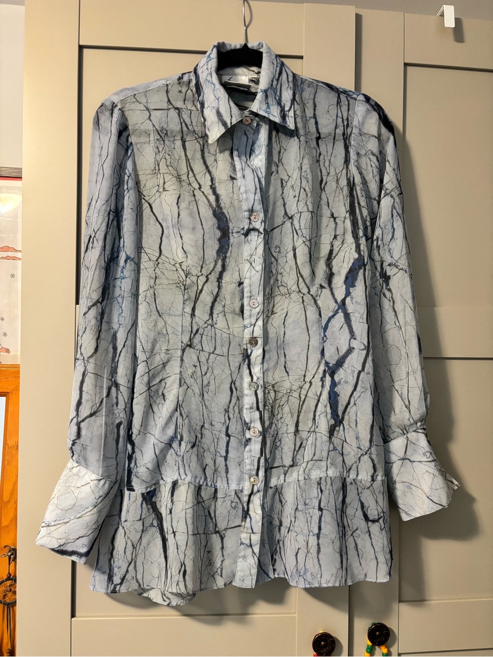 EUC 100% silk Finley button down